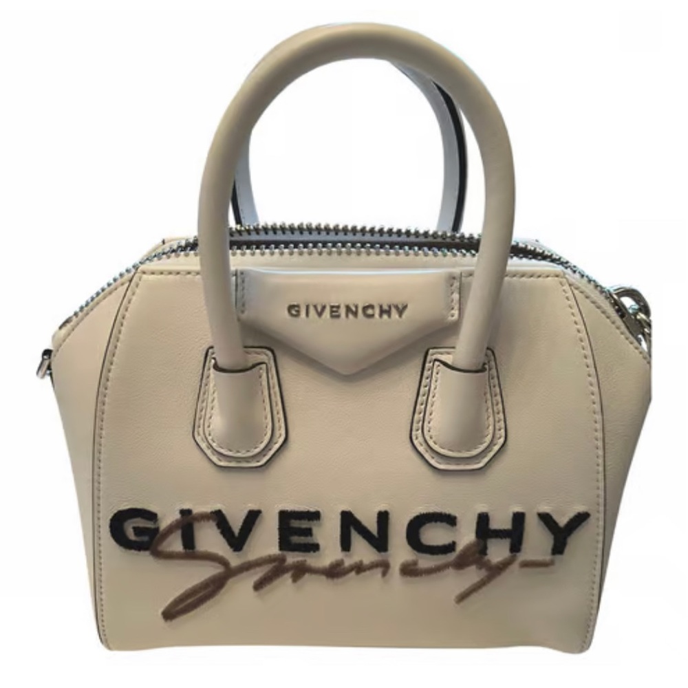 NWT and dust bag Givenchy Signature Antigona Leather bag in white - Picture 1 of 6